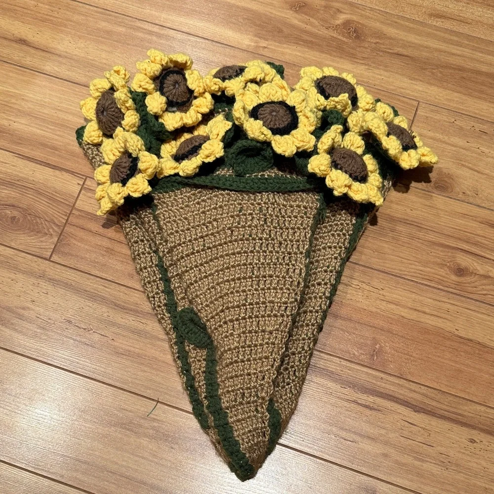 Handmade Cottagecore Sunflower Crochet Bouquet- Cottagecore/Grannycore 30”